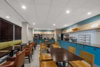Country Inn & Suites by Radisson, Fredericksburg South (I-95), VA - parking