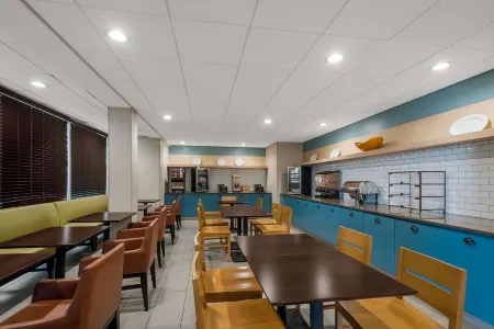 Country Inn & Suites by Radisson, Fredericksburg South (I-95), VA