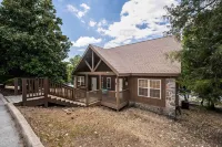 Lakefront Branson Cabin 6 Mi to Branson Strip! Hotels in Ruth C Township