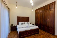 Petals Hotels in Balacola