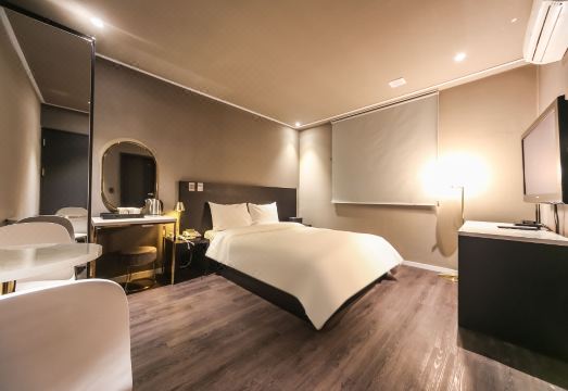 호텔 엘크레인 디자인