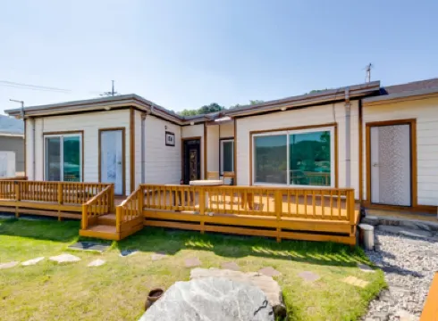 Ganghwa Water Maru Pension 鄰近江華花紋席文化館的酒店