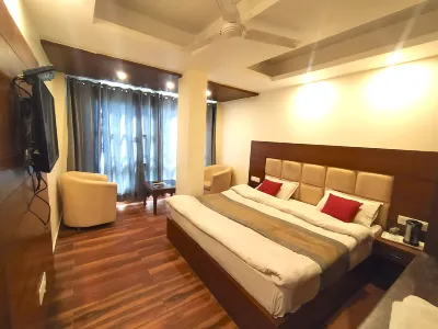 Hotel Samrat on Mall Road with Complimentary Parking Các khách sạn gần Jwala Devi Temple