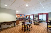 Comfort Inn & Suites Cambridge - breakfast