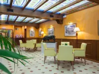 Agora Juan de Austria Hotels near Chamberi