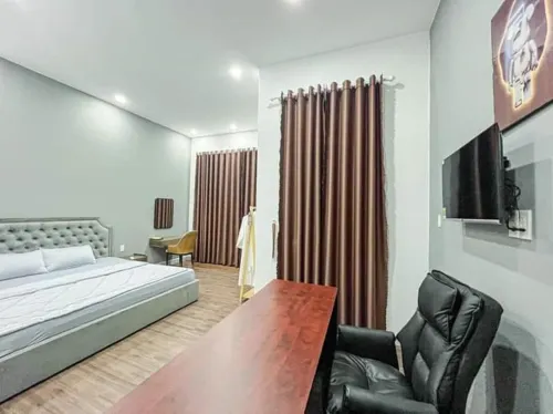 River Hotel 5