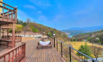 Gapyeong Art Pension - Housity