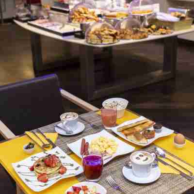 Best Western Plus City Hotel Dining/Meeting Rooms