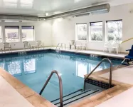 Quality Inn & Suites Chambersburg - Kolam Renang