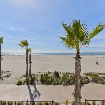 Beach Village at the Del, Lxr Hotels & Resorts