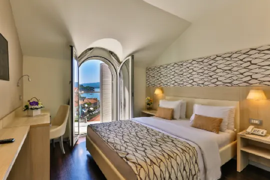 Hotel Palma Отели рядом с достопримечательностью «Церковь Святого Михаила»