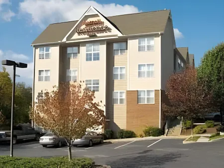 Residence Inn Danbury Отели рядом с достопримечательностью «Мемориальный парк Беннетт»