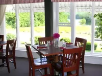 TiltonLodge Inn & Suites - Breakfast