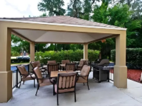 แคนเดิลวูด สวีทส์ แจ็กสันวิลล์ บาย IHG โรงแรมในOnslow County