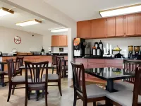 Howard Johnson by Wyndham Waterloo/Cedar Falls Hotels in Waterloo