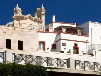 Antico Mondo Rooms & Suites Hotels near La Torre d＇Incina