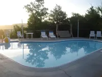 Scenic Hills Inn - Swimmingpools