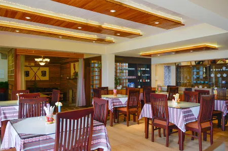 Ghonday Village Resort Kaluk Sikkim Отели рядом с достопримечательностью «Beyoung Ward»