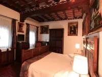 Castello di Pavone Hotel a Ivrea