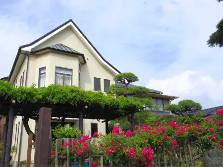 Kaihinsou Kamakura Отели рядом с достопримечательностью «Sasuke Inari Shrine»