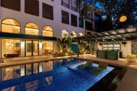 The Astor - All Suites Hotel Candolim Goa - Bãi biển