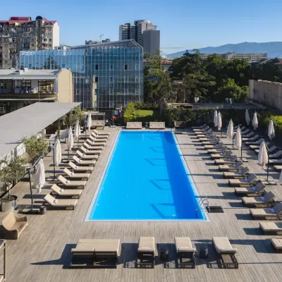 Holiday Inn 提比里斯 瓦克公園（Vake Park）附近的飯店