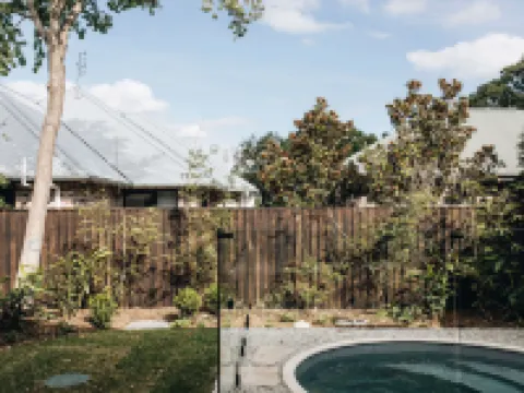 Rubus Blue, Berry - by Linnaeus Collection โรงแรมในBerry