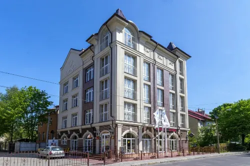 Elisa Inn Hotel