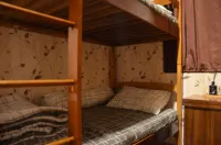 Spacious 2 Bedroom Pool View at Asatti Vanya Park Hotel di Lengkong Kulon