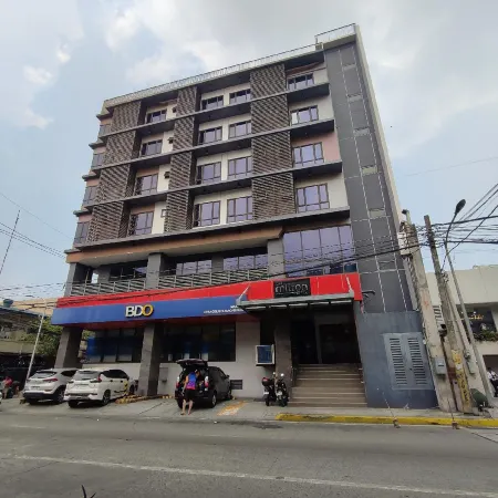 Milton Hotel Makati Отели рядом со станцией Станция ПНР Пасай-Роуд