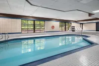 Travelodge by Wyndham Barrie - piscine