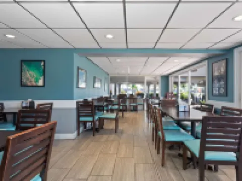 ลากินตา อินน์ บายวินด์แฮม โคโค่บีช-พอร์ตคานาเวอรัล โรงแรมในโคโค่บีช