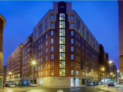 Hotel Exe León Отели рядом со станцией Estación RENFE de León