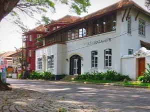 Old Harbour Hotel