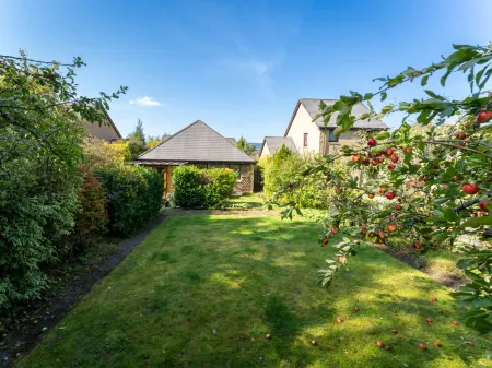 Glenpark Отели рядом с достопримечательностью «The Coylumbridge Hotel FUNHOUSE»