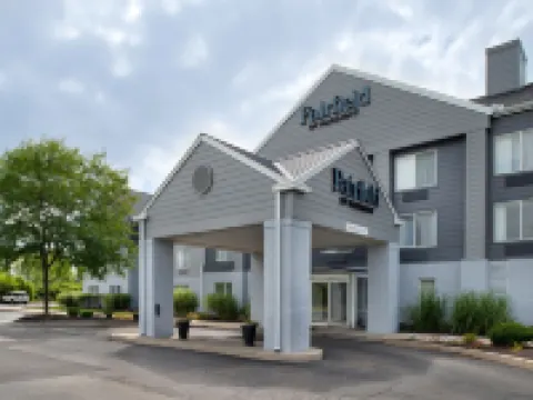 Fairfield Inn & Suites Dayton Troy Hotels in Troy