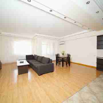 Luxury 2-Bedroom Apartments on 13 Buzand Street by Sweet Home Rooms