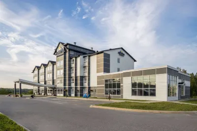 Microtel Inn & Suites by Wyndham Kirkland Lake Hotels in Timiskaming District