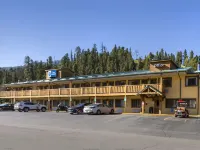 Best Western Rivers Edge Hotels in Red River