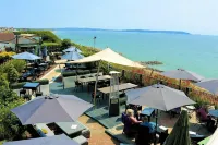 Pebble Beach Hotels in Highcliffe