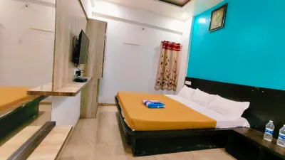 Bhavanichatra Bhakt (Yatri) Niwas Hotels near Shree Tuljabhavani Bhope Pujari (Atharva Kadam)