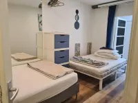 Nice 2 Double Bed in Sunny House in Amsterdam West Hoteller i 