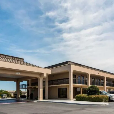 Clarion Pointe