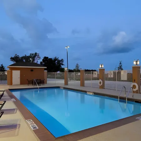 Holiday Inn Express & Suites HOUSTON EAST - BAYTOWN by IHG