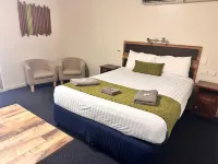 Charleville Motel - Parkplatz