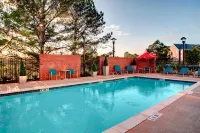 TownePlace Suites Macon Mercer University - Kolam Renang