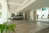 Ramada Suites by Wyndham Wailoaloa Beach Fiji - parking
