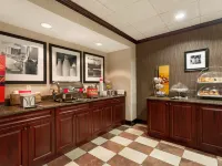 Hampton Inn Detroit/Roseville Hotels in Macomb County