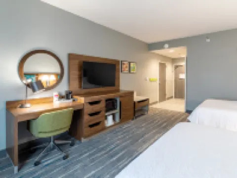 Hampton Inn Madison Hotels in Lake County