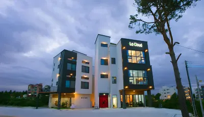 Gangneung la Cloud Pension Hotels near Gyeongpo Lake